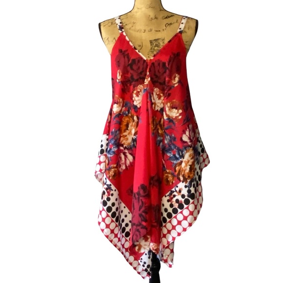 Unique Spectrum Other - UNIQUE SPECTRUM WOMEN SLEEVELESS HANDKERCHIEF TOP